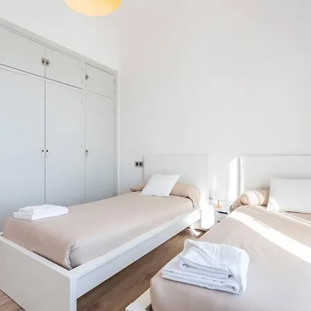 Luxury Penthouse With Sea View In Soho Apartment *
